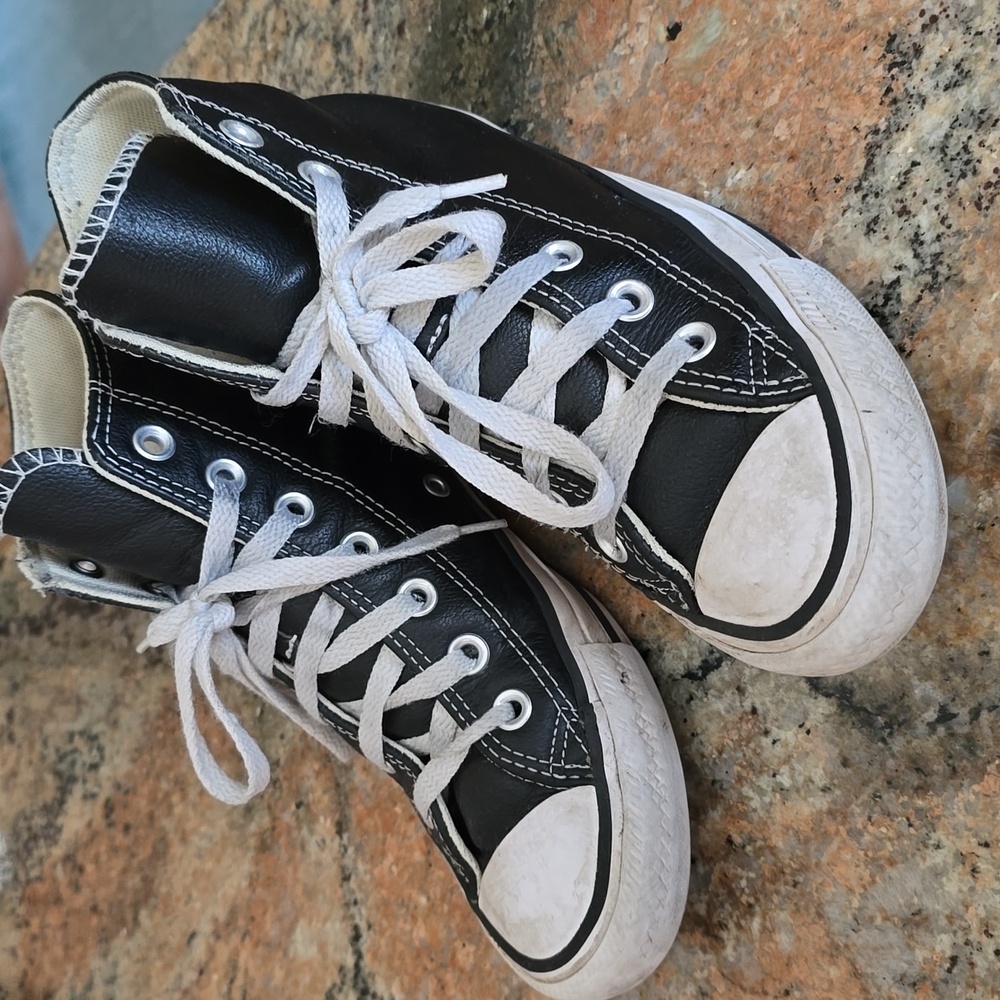 Converse Black Leather High-Top Sneakers Size 6 Women Size 4 Men